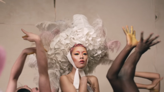 LGBTミュージック:Rina Sawayama / Josef Salvat / Green Day / Post Malone / Selena Gomez